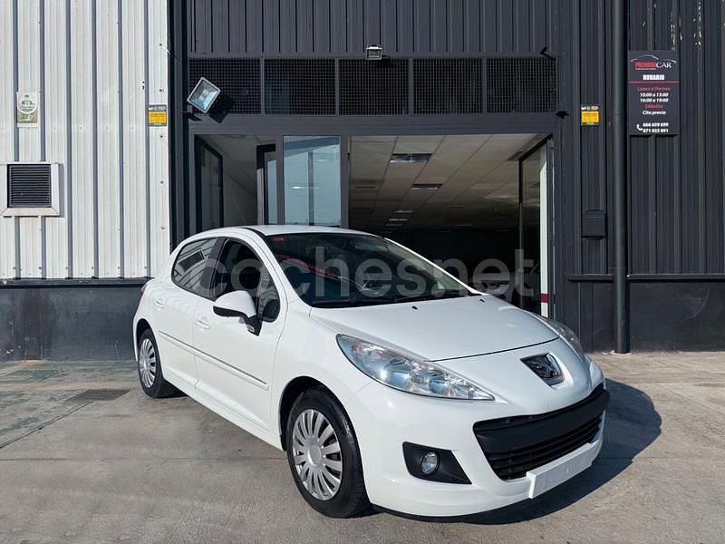 Blanco Usado 2013 Peugeot 207 Berlina | 7900 € (Un poco caro) - Imagen 1/4