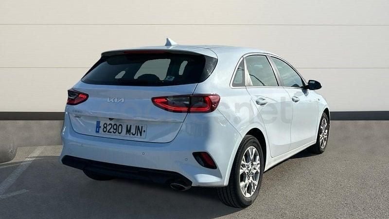 Usado Kia Ceed 136 CV (100 kW) 2023 Blanco Utilitario