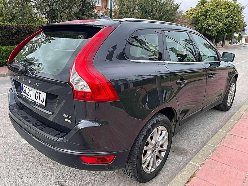 Używany Volvo XC60 Summum 175 KM (128 kW) 2010 Czarny SUV