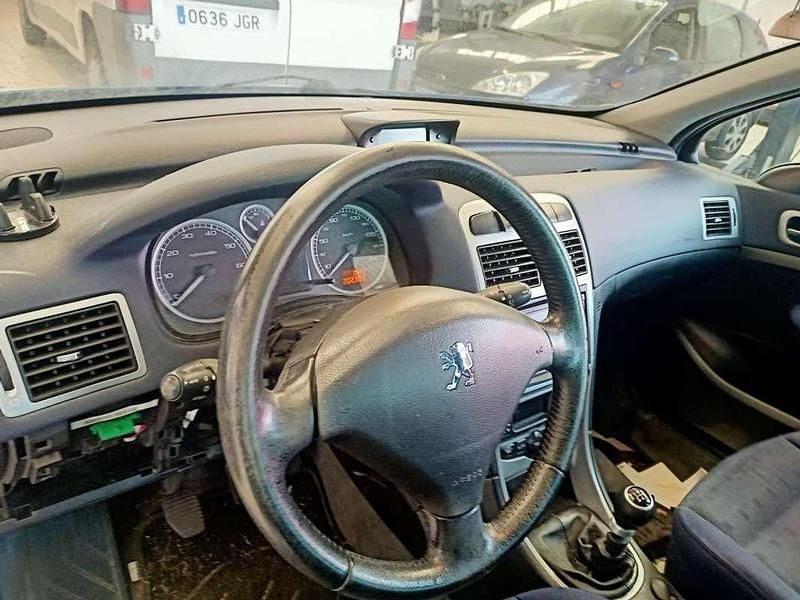 Usado Peugeot 307 109 CV (80 kW) 2004 Azul Familiar