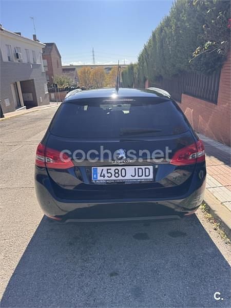 Usado Peugeot 308 SW Allure 150 CV (110 kW) 2015 Negro Familiar