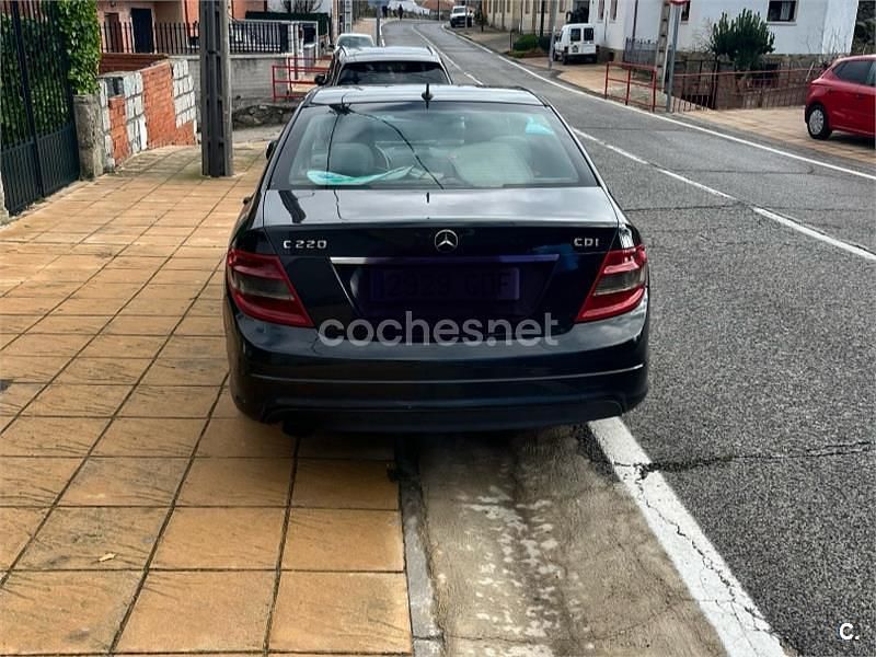 Usado Mercedes C220 Avantgarde 150 CV (110 kW) 2008 Negro Berlina