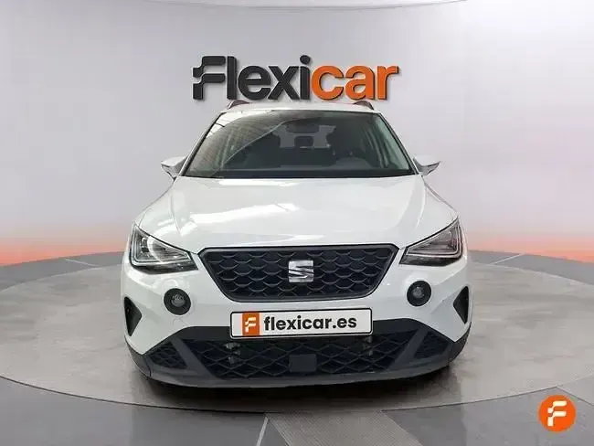 Usado Seat Arona Style 110 CV (80 kW) 2024 Blanco SUV