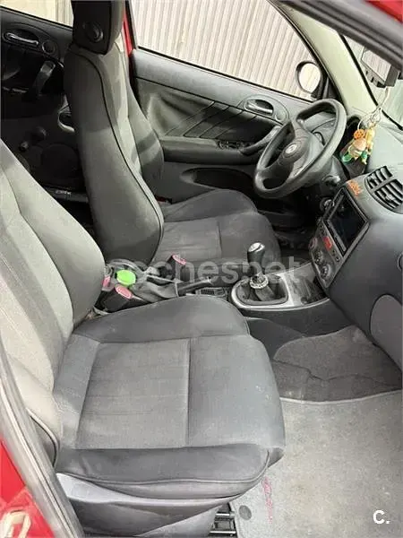 Usado Alfa Romeo 147 Impression 100 CV (73 kW) 2004 Rojo Utilitario