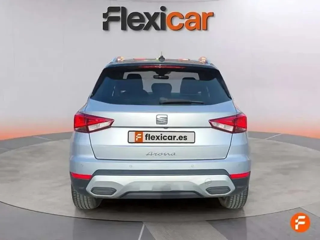 Usado Seat Arona Xperience 90 HP (66 kW) 2022 Cinzento SUV