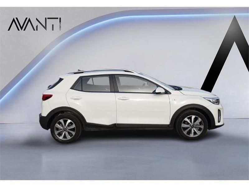 Usado Kia Stonic 100 CV (73 kW) 2024 Blanco SUV