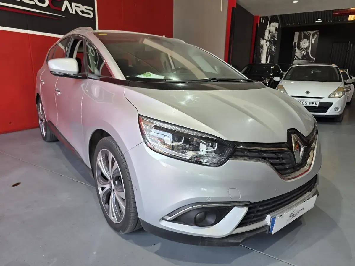 Usado Renault Grand Scénic IV Zen 140 CV (102 kW) 2020 Gris Monovolumen