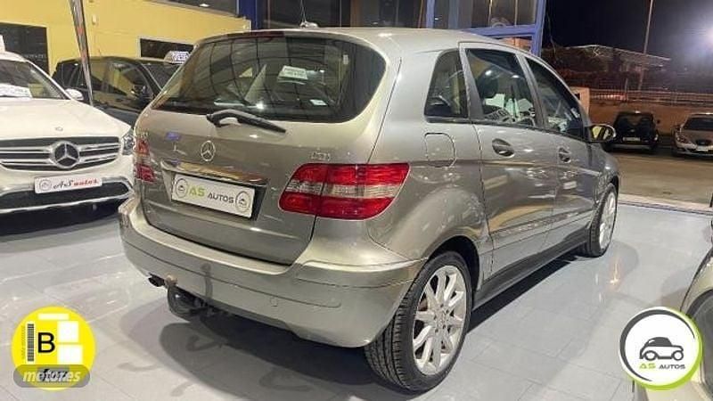Usado Mercedes B180 109 CV (80 kW) 2007 Marrón Monovolumen