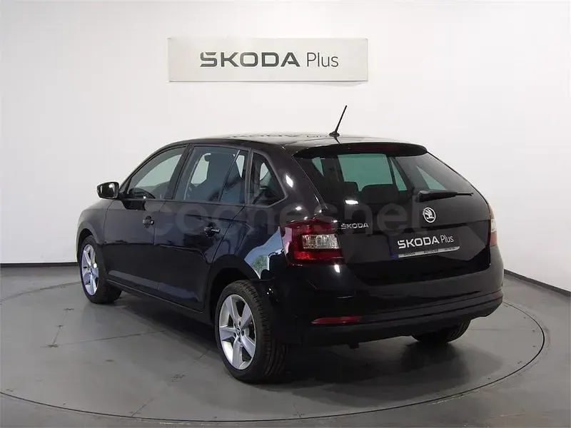 Usado Skoda Rapid Ambition 95 CV (69 kW) 2018 Negro Utilitario