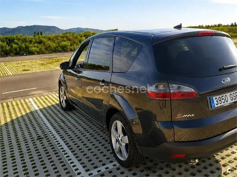 Usado Ford S-MAX Titanium 140 CV (102 kW) 2009 Negro Monovolumen