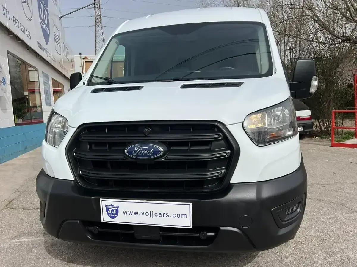 Käytetty Ford Transit Trend 130 HP (95 kW) 2022 Valkoinen Van