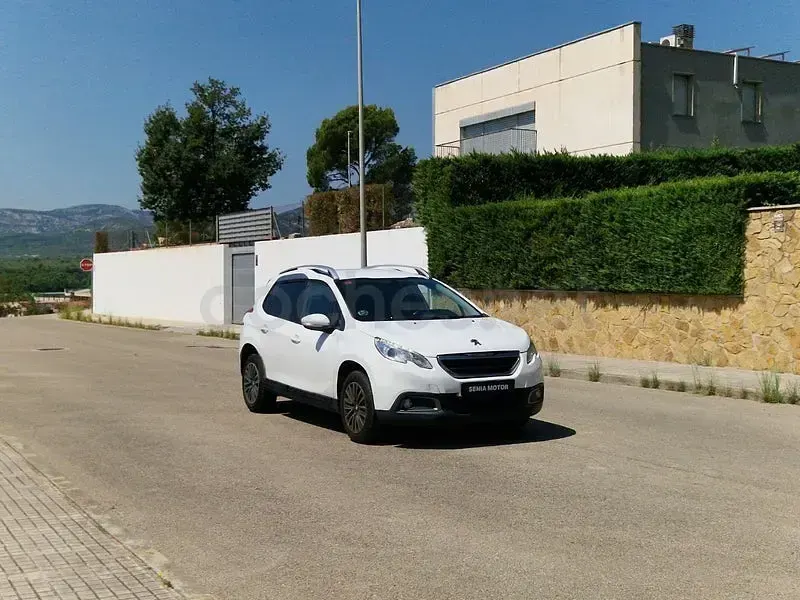 Usado Peugeot 2008 Active 92 CV (67 kW) 2014 Blanco SUV