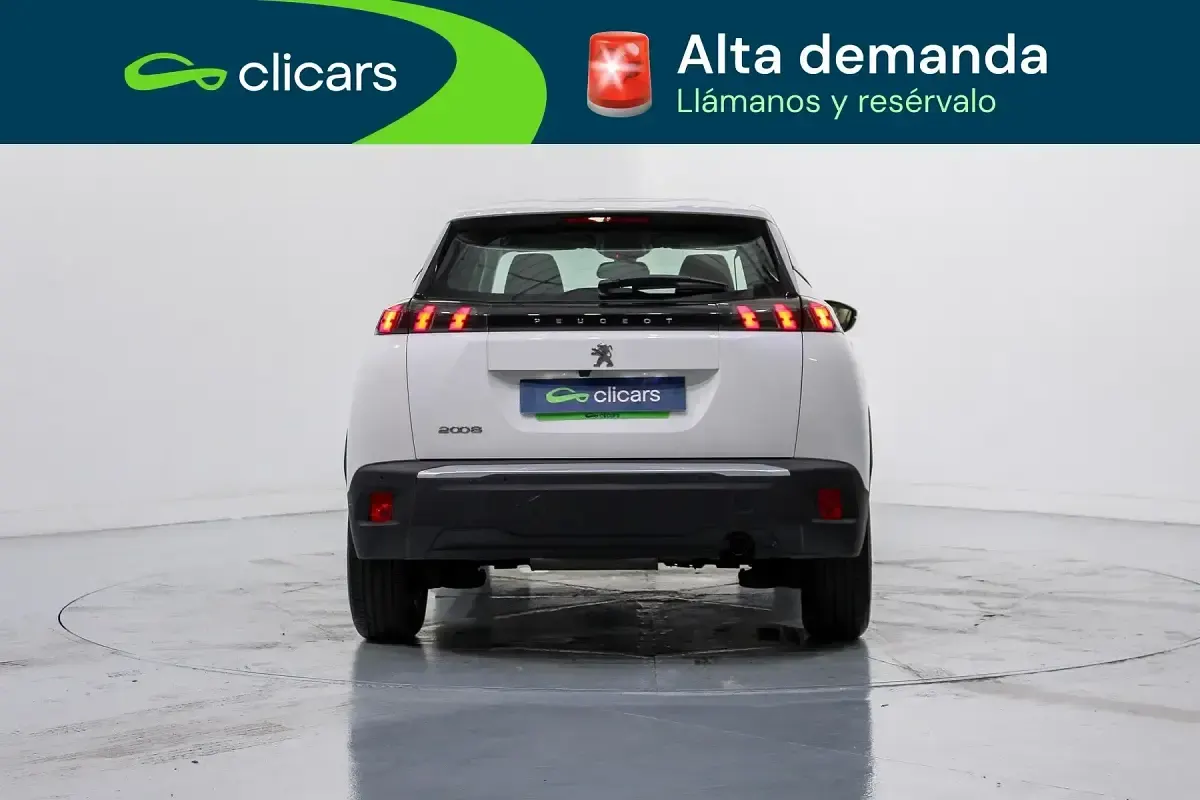 Usado Peugeot 2008 Active 100 CV (73 kW) 2021 Blanco SUV