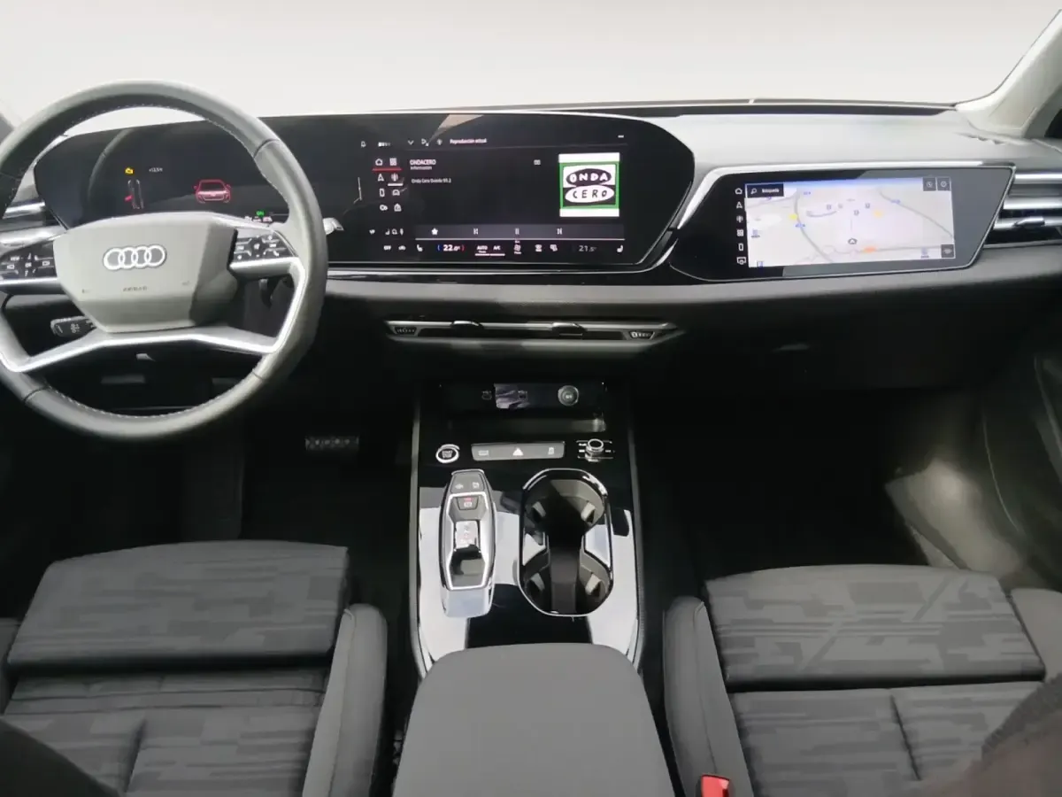 Usado Audi A5 Business 204 CV (150 kW) 2026 Blanco Familiar