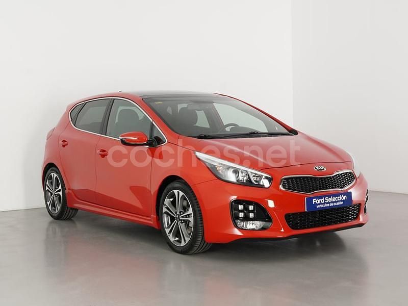 Usado Kia Ceed GT GT-Line 120 CV (88 kW) 2018 Rojo Berlina