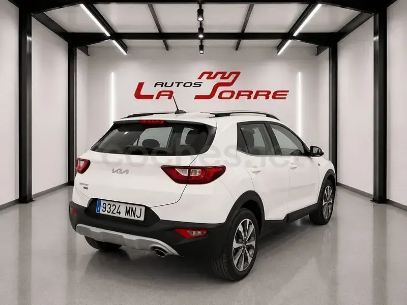 Usado Kia Stonic 79 CV (58 kW) 2024 Blanco SUV