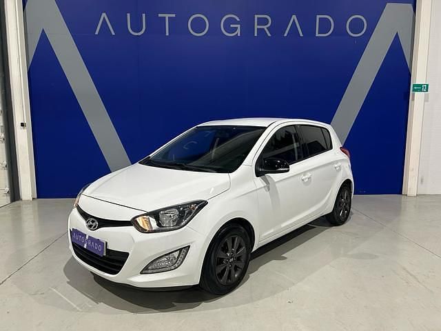 Blanco Usado 2014 Hyundai i20 GO! Berlina | 8499 € (Buen precio) - Imagen 1/4