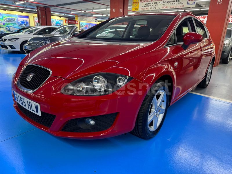 Rojo Usado 2012 Seat Leon Reference Berlina | 9700 € (Un poco caro) - Imagen 1/4