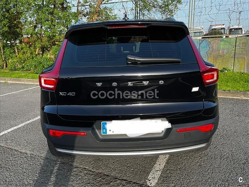 Usado Volvo XC40 Inscription 211 CV (155 kW) 2022 Negro SUV