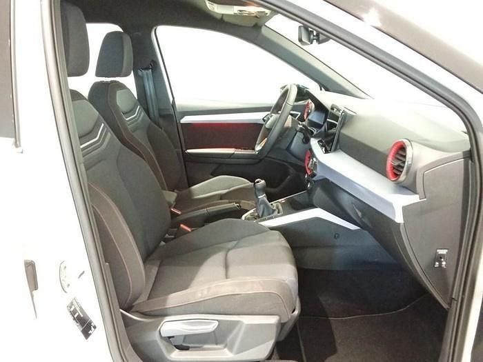 Usado Seat Arona FR 110 CV (80 kW) 2023 Blanco SUV