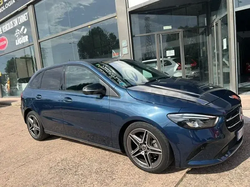 Usado Mercedes B180 116 CV (85 kW) 2021 Azul Utilitario