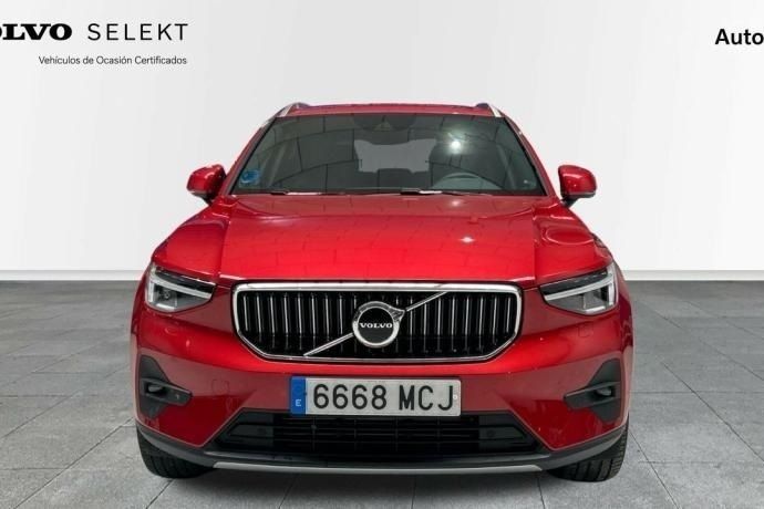 Usado Volvo XC40 Core 211 CV (155 kW) 2022 Rojo SUV