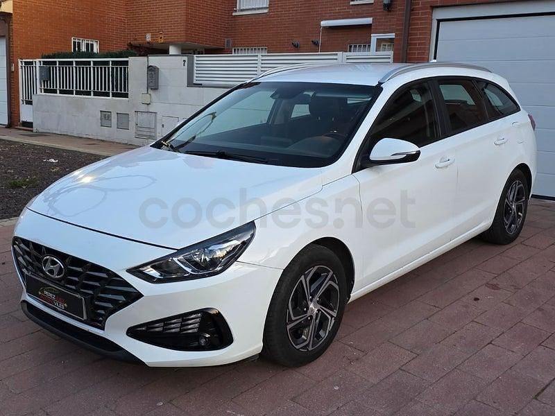 Usado Hyundai i30 116 CV (85 kW) 2021 Blanco Familiar
