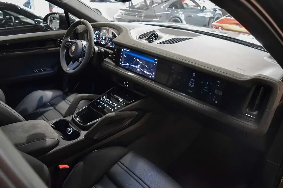 Nuevo Porsche Cayenne Turbo E-Hybrid 740 CV (544 kW) 2026 Gris SUV