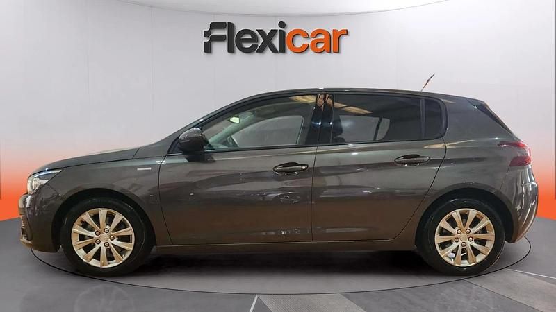Usado Peugeot 308 Style 131 CV (96 kW) 2018 Gris Berlina