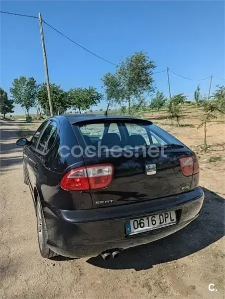 Usado Seat Leon FR 150 CV (110 kW) 2005 Negro Utilitario