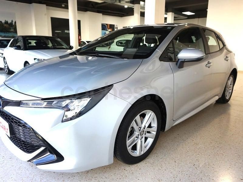 Usado Toyota Corolla Active 122 CV (89 kW) 2021 Gris / plata Berlina