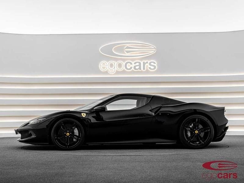 Usado Ferrari 296 831 CV (611 kW) 2022 Negro Coupe