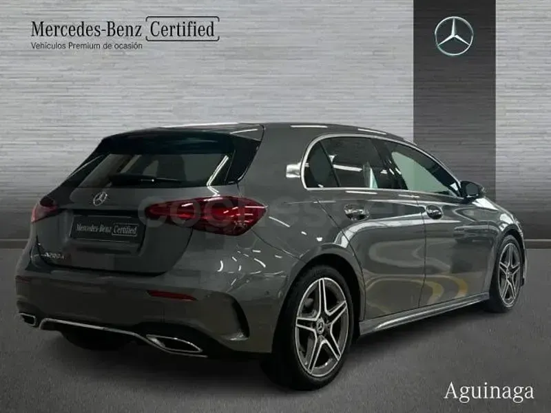 Usado Mercedes A200 150 CV (110 kW) 2024 Gris / plata Berlina
