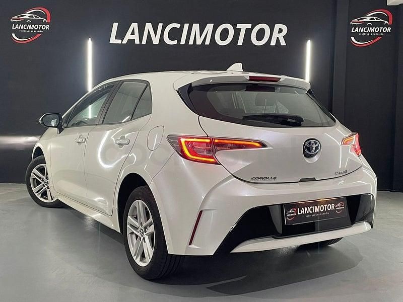 Usado Toyota Corolla Style 122 CV (89 kW) 2021 Blanco Berlina