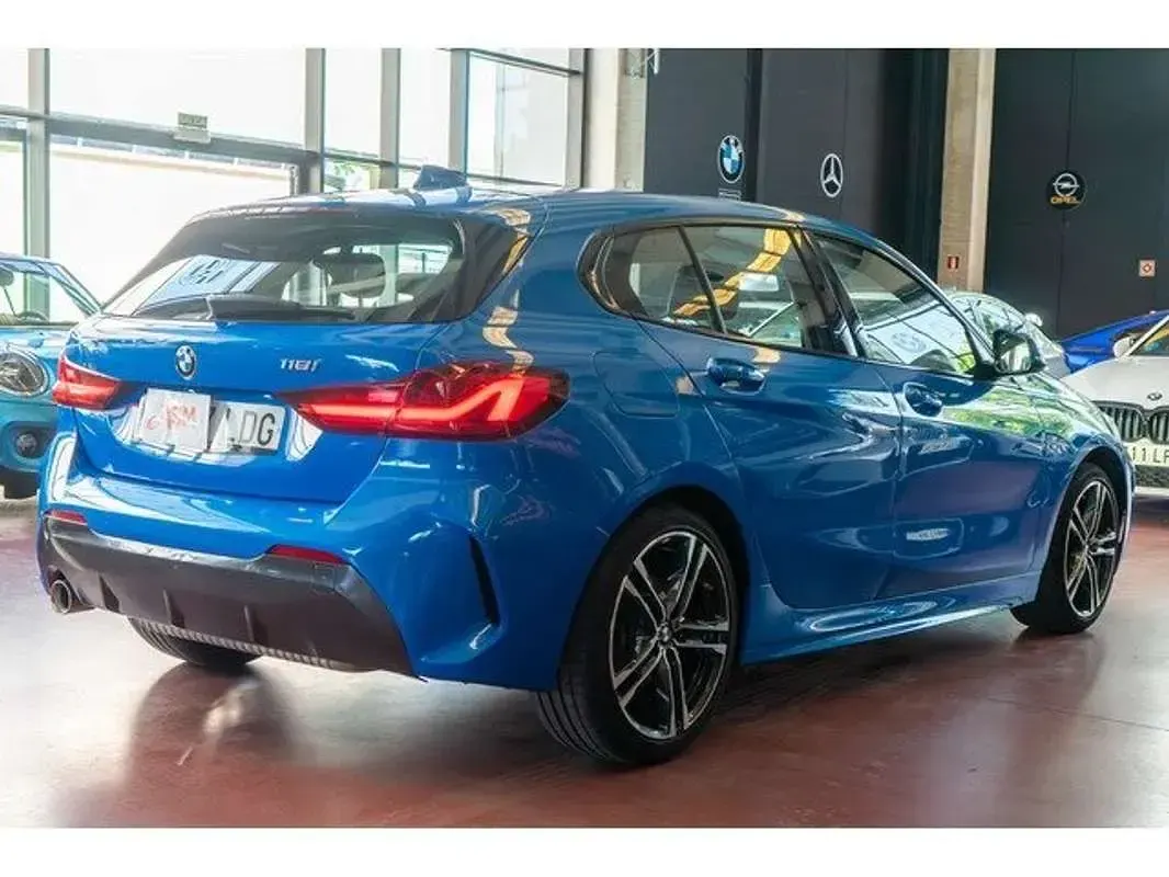 Usado BMW 118 Sport Line 140 CV (102 kW) 2020 Azul Utilitario