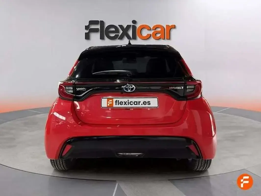Usado Toyota Yaris Edition 116 CV (85 kW) 2021 Rojo Utilitario
