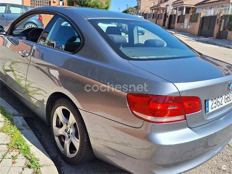 Usado BMW 320 177 CV (130 kW) 2008 Gris / plata Coupe