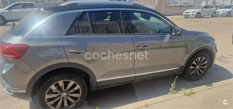 Usado VW T-Roc Sportline 150 CV (110 kW) 2019 Gris / plata SUV
