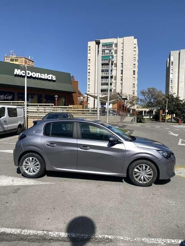 Usado Peugeot 208 Active 102 CV (75 kW) 2021 Gris Utilitario