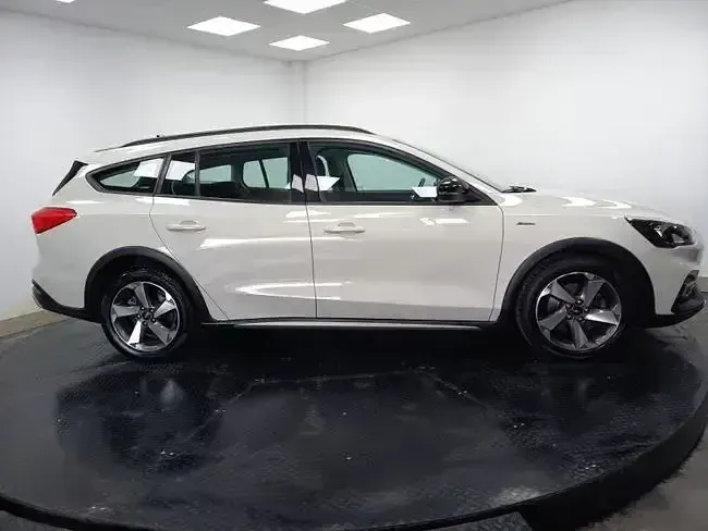 Usado Ford Focus Active 120 CV (88 kW) 2021 Blanco Utilitario