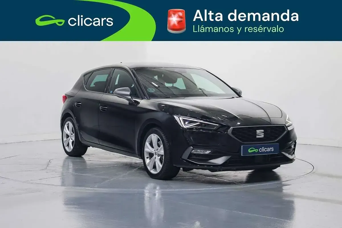 Usado Seat Leon FR 116 CV (85 kW) 2025 Negro Utilitario