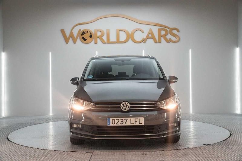 Usado VW Touran Advance 117 CV (86 kW) 2020 Gris Monovolumen