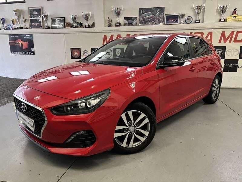 Usado Hyundai i30 GO! 120 CV (88 kW) 2019 Rojo Utilitario