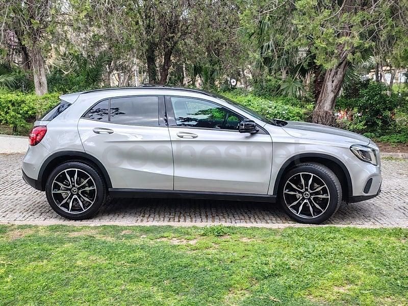 Usado Mercedes GLA220 177 CV (130 kW) 2018 Gris / plata SUV