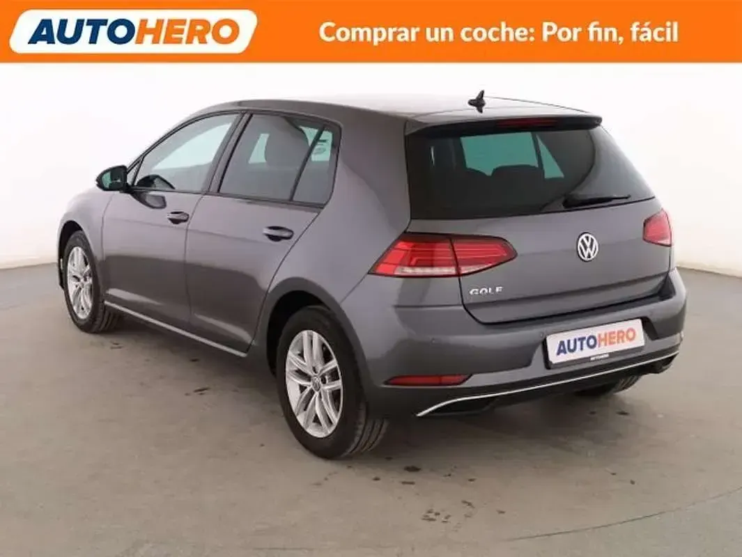 Usado VW Golf VII Advance 116 CV (85 kW) 2020 Gris Utilitario