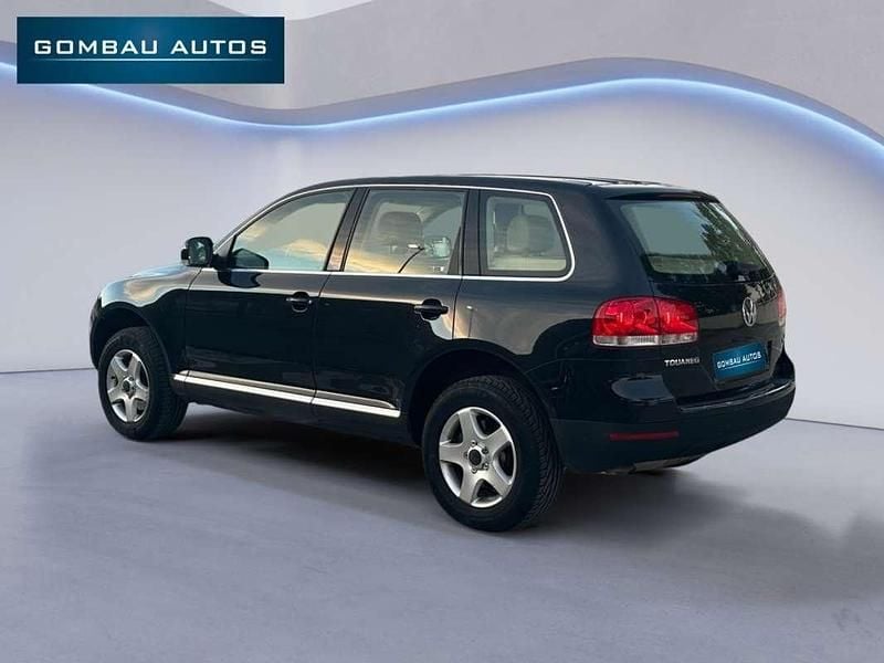 Usado VW Touareg 220 CV (161 kW) 2004 Negro SUV
