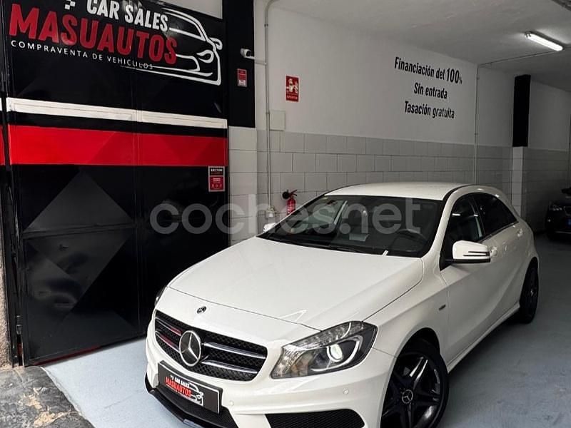 Blanco Usado 2015 Mercedes A180 AMG line Berlina | 16.990 € (Precio justo) - Imagen 1/4