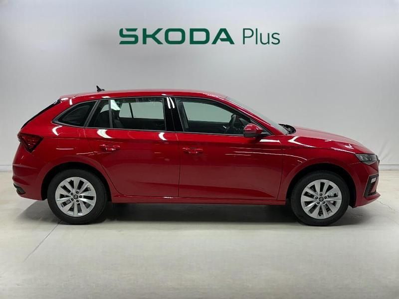 Nuevo Skoda Scala Essence 115 CV (84 kW) 2025 Rojo Utilitario