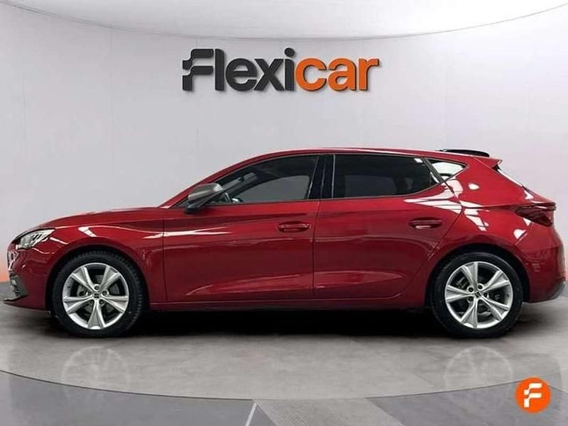 Usado Seat Leon FR 110 CV (80 kW) 2024 Rojo Utilitario