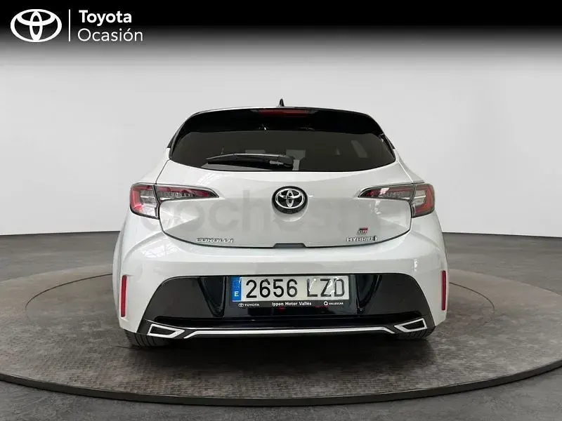 Usado Toyota Corolla 184 CV (135 kW) 2022 Gris / plata Berlina